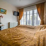Bed & Breakfast Laura 3*