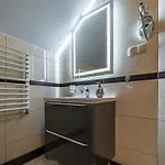 Laura Nocleg ze śniadaniem 3*