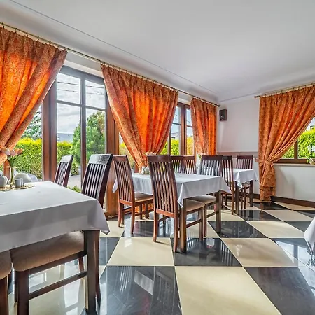 Laura ベッド・アンド・ブレックファスト 4*