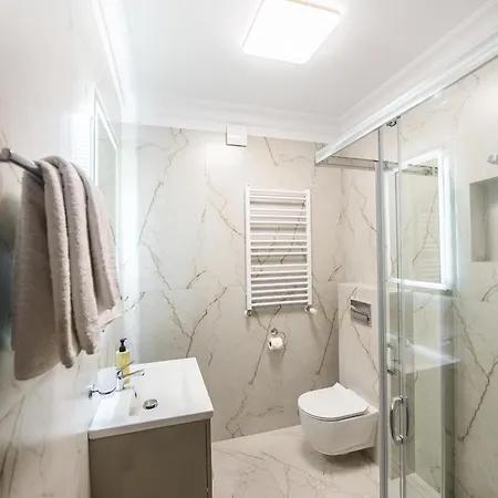 Laura فندق مبيت وإفطار 3*