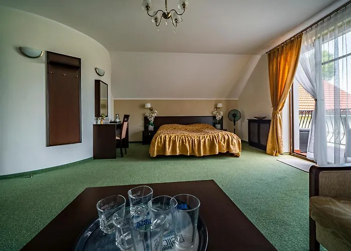 住宿加早餐酒店 Laura 4*